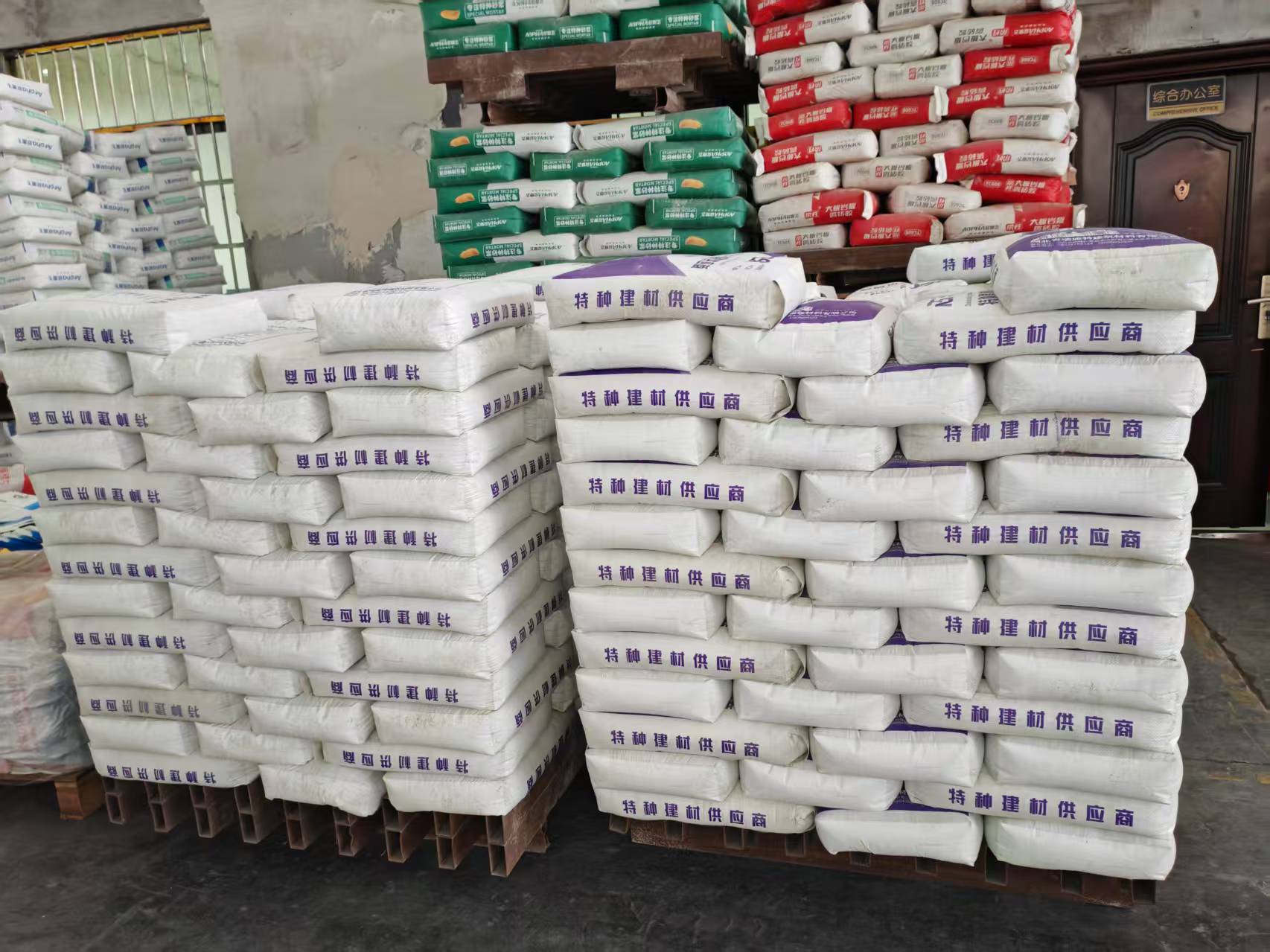 雁塔拱顶带模注浆料